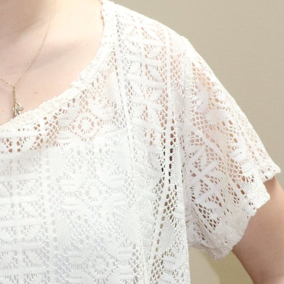 Cropped Lace Boho Top - Picture 2 of 2